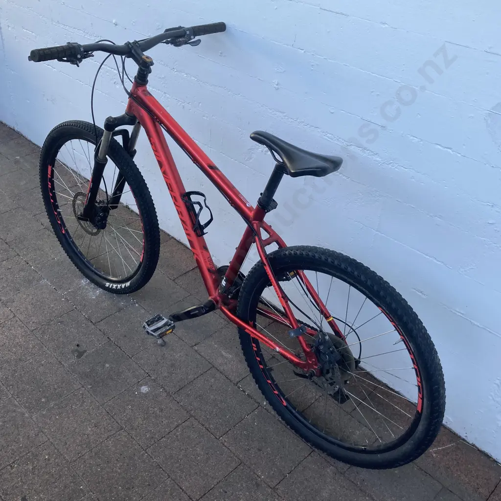 Red Silverback Stride 275HD Mountain Bike Image 1++